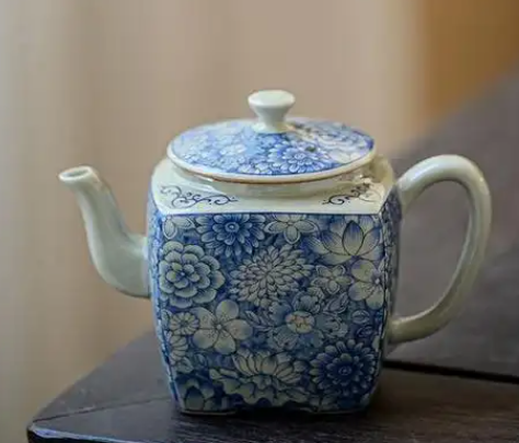 【進(jìn)口知識】陶壺、長笛、高腳杯……中東歐特產(chǎn)風(fēng)物歸類知多少